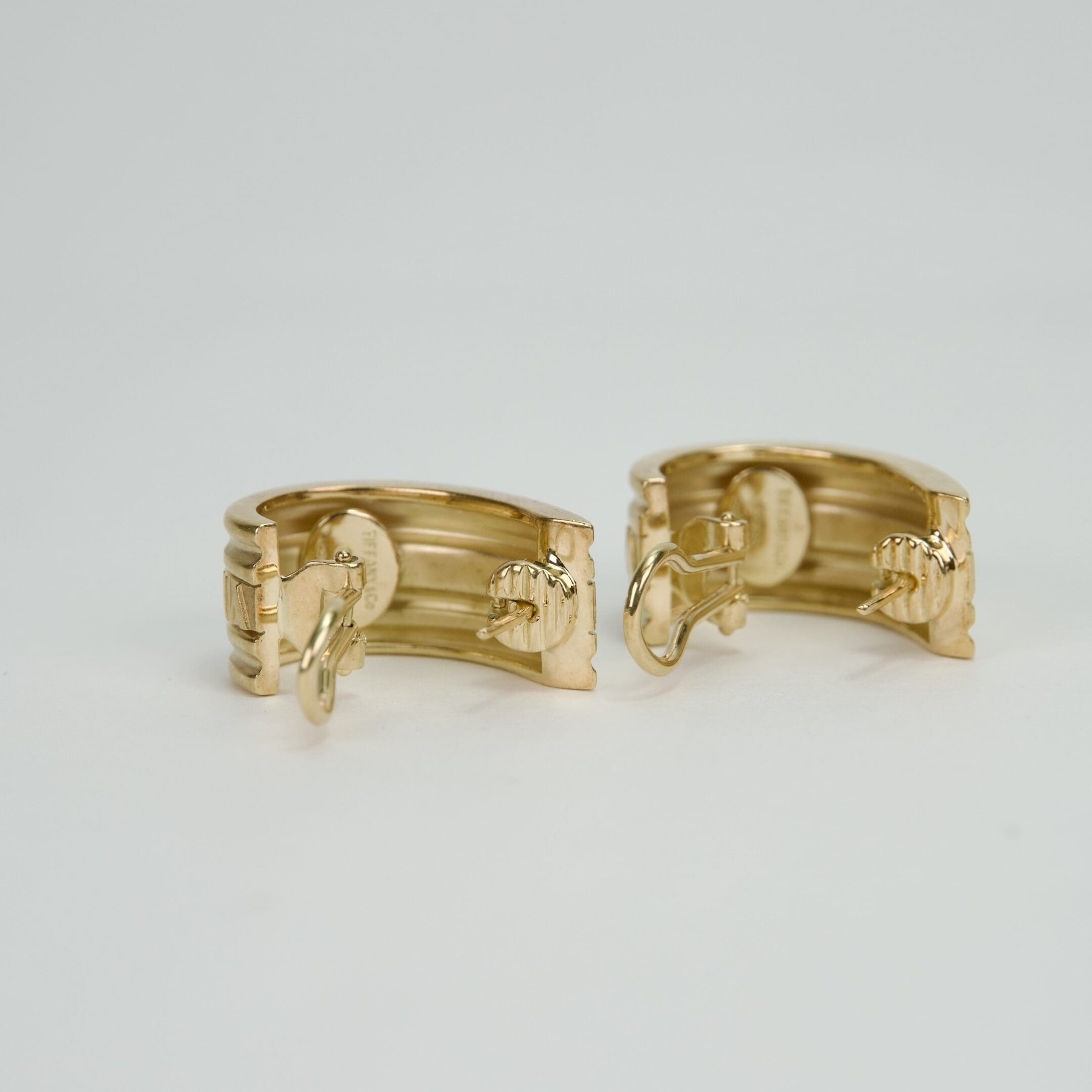 Tiffany & Co. Vintage 18k Yellow Gold Atlas Hoop Earrings - Image 8