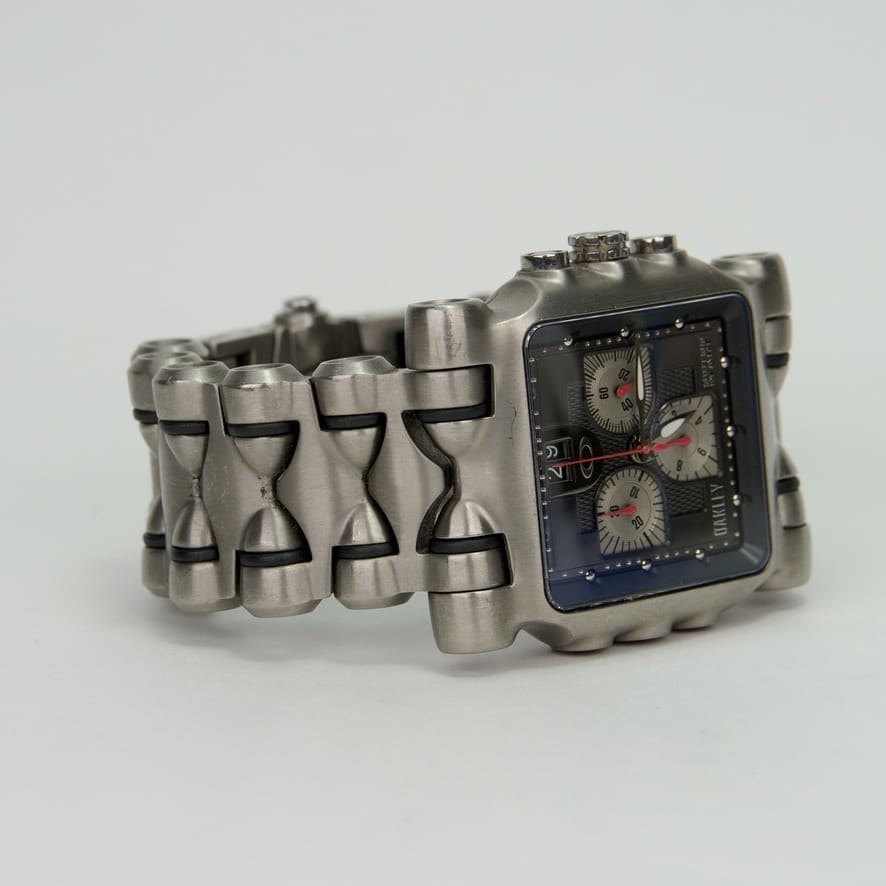 Oakley Minute Machine Black Dial Chronograph Titanium 42mm Watch - Image 4