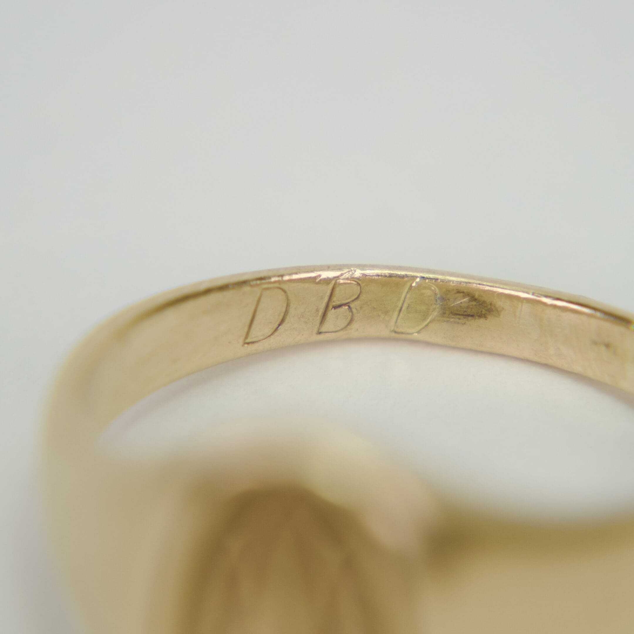 VINTAGE 10k Yellow Gold McDonald's "M" Diamond Signet Ring Sz 9.75 - Image 7