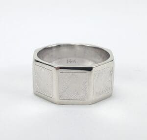 Silver ring with geometric design, 14K stamp.