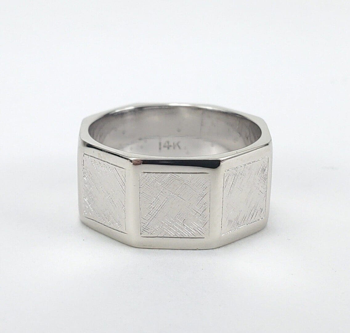 Silver ring with geometric design, 14K stamp.