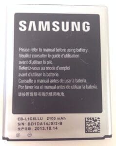 Samsung battery with usage instructions in multiple languages.